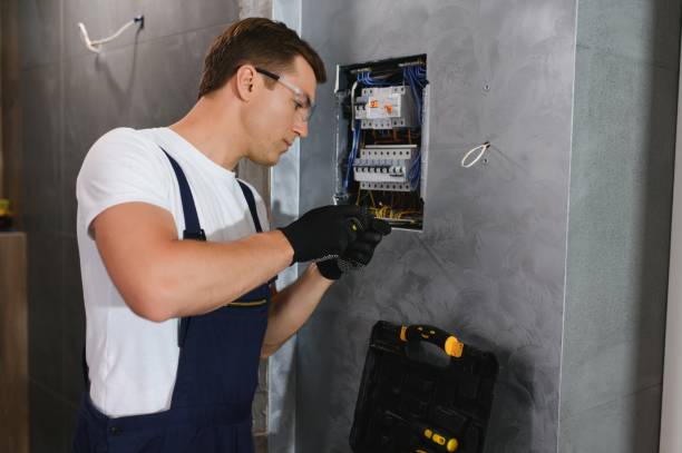 Best Licensed Electrician  in Wauwatosa, WI